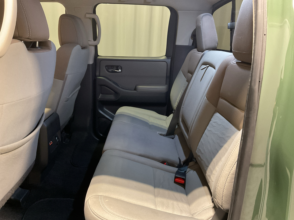 2022 Nissan Frontier SV Crew Cab 2WD