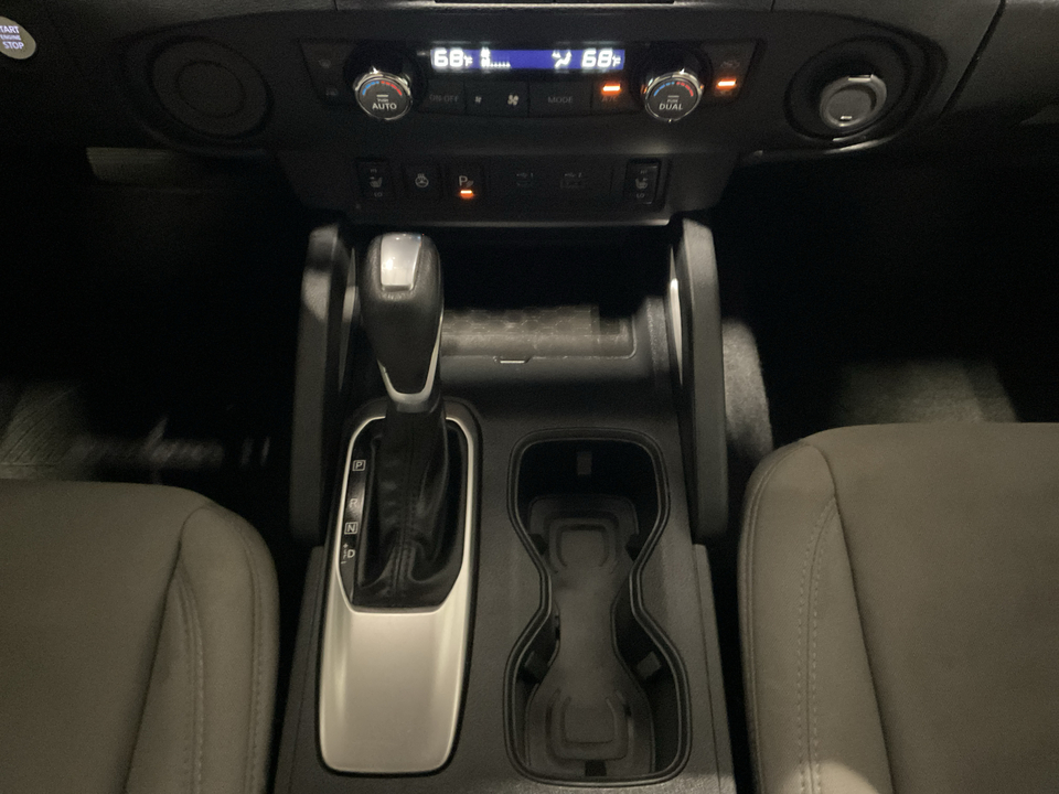 2022 Nissan Frontier SV Crew Cab 2WD