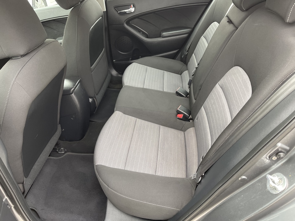 2016 Kia Forte 5-Door LX