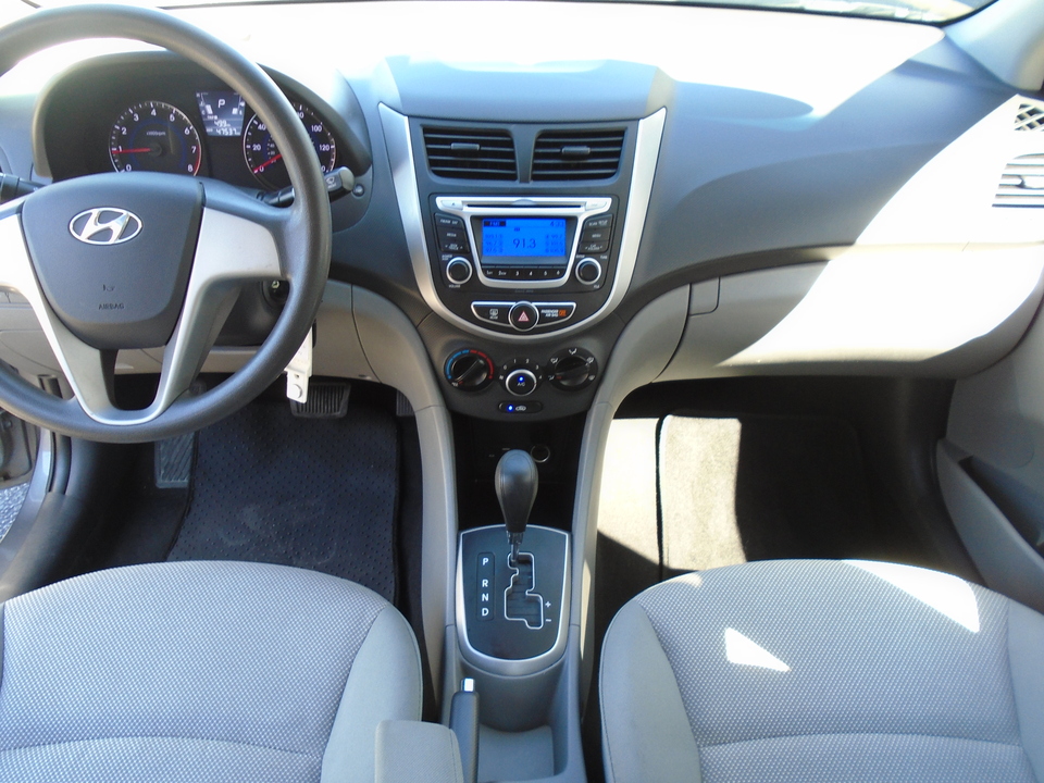 2014 Hyundai Accent GLS 4-Door