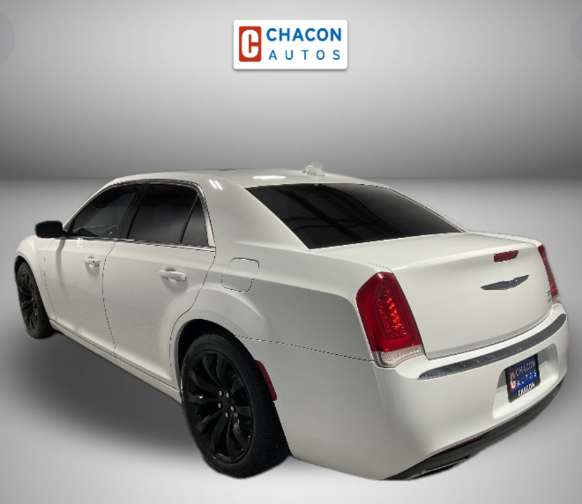 2017 Chrysler 300 Limited RWD