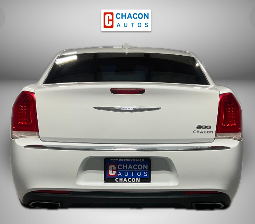 2017 Chrysler 300 Limited RWD