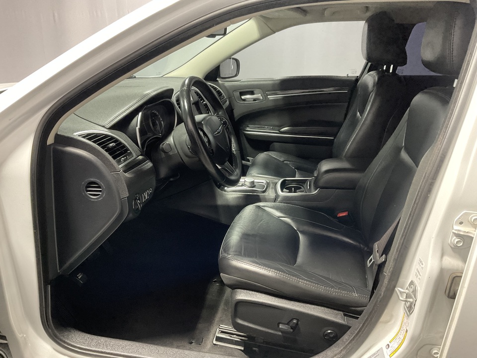 2017 Chrysler 300 Limited RWD