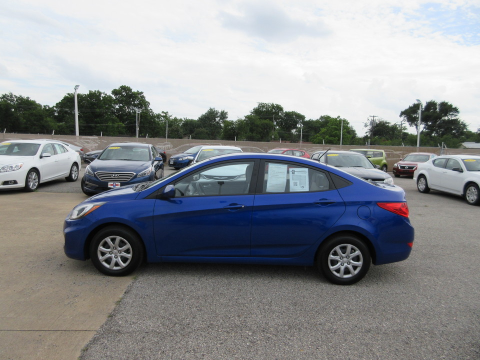 2014 Hyundai Accent GLS 4-Door
