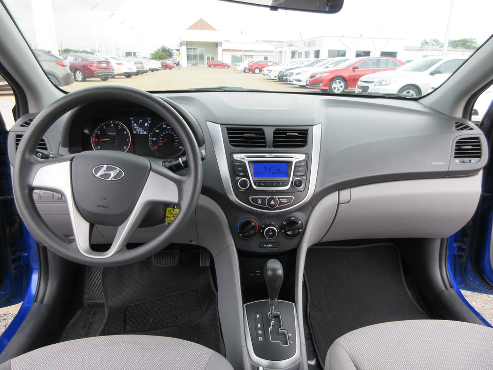 2014 Hyundai Accent GLS 4-Door
