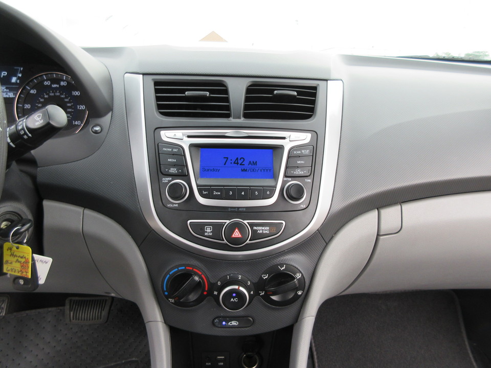 2014 Hyundai Accent GLS 4-Door