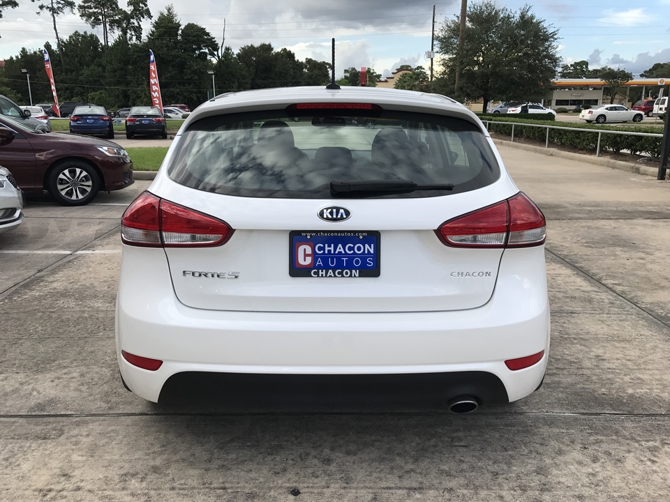 2016 Kia Forte 5-Door LX