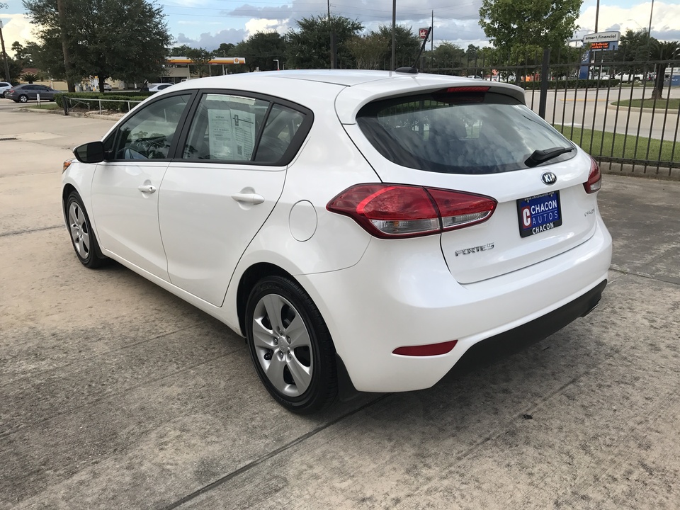 2016 Kia Forte 5-Door LX