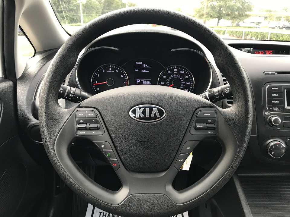 2016 Kia Forte 5-Door LX