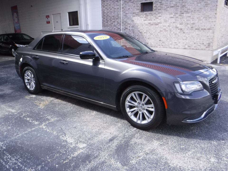 Used 2019 Chrysler 300 in San Antonio, TX ( S654519 ) | Chacon Autos