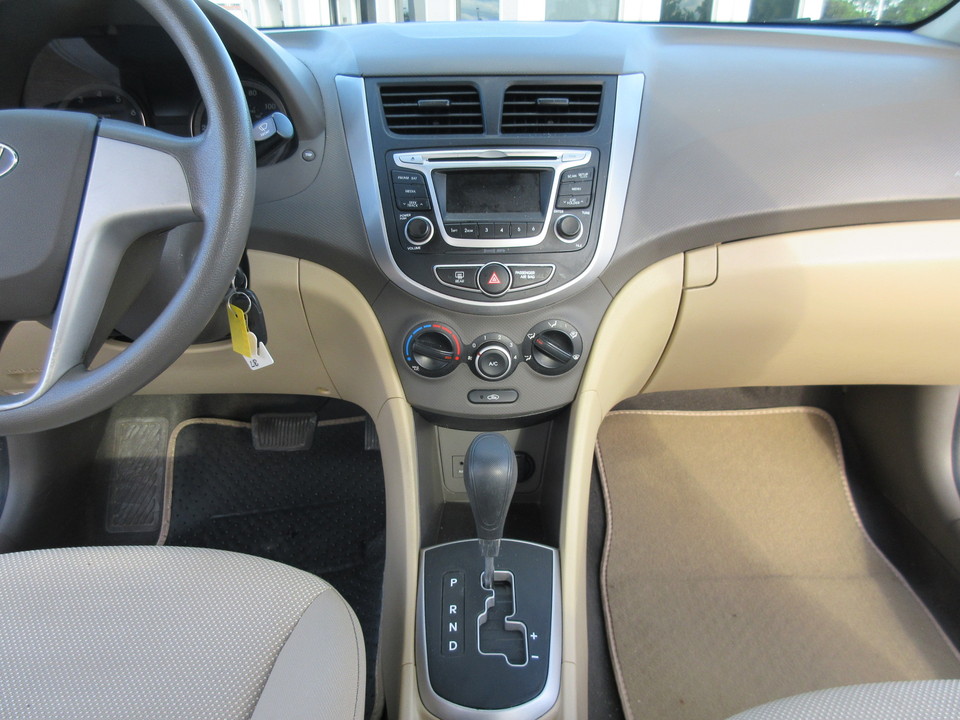 2014 Hyundai Accent GLS 4-Door