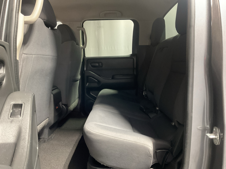 2022 Nissan Frontier S Crew Cab 2WD