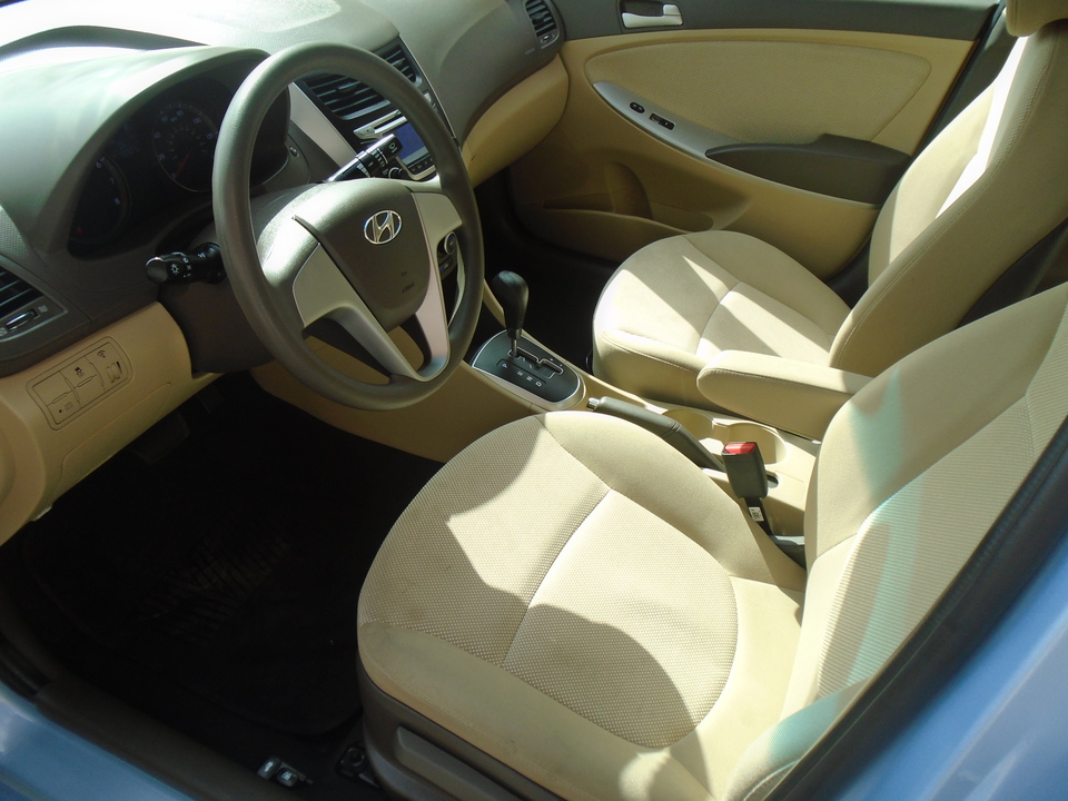 2014 Hyundai Accent GLS 4-Door