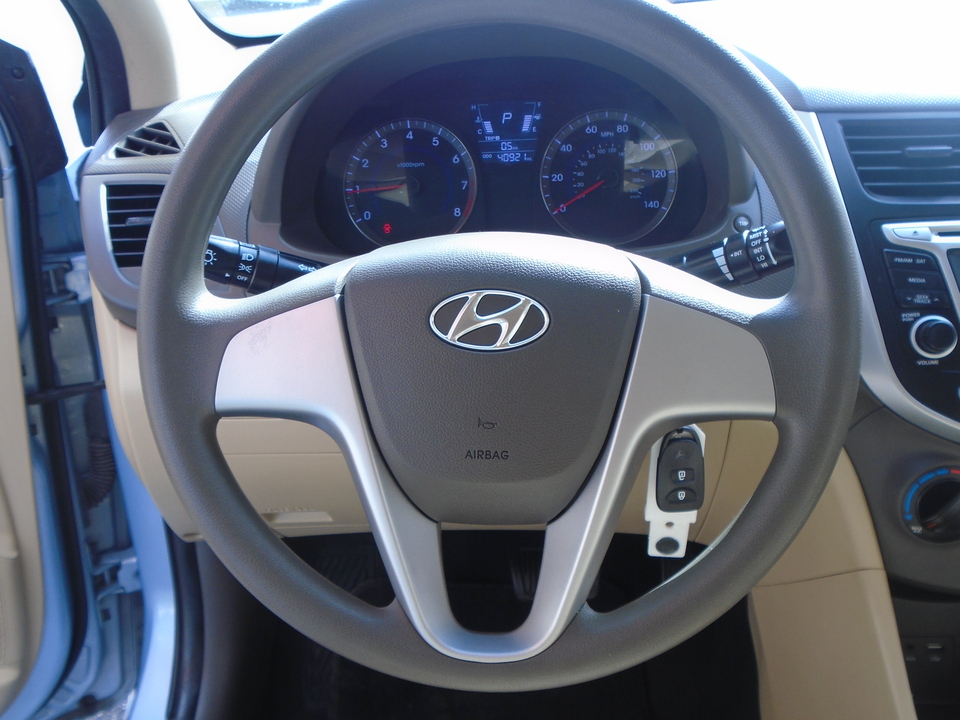 2014 Hyundai Accent GLS 4-Door