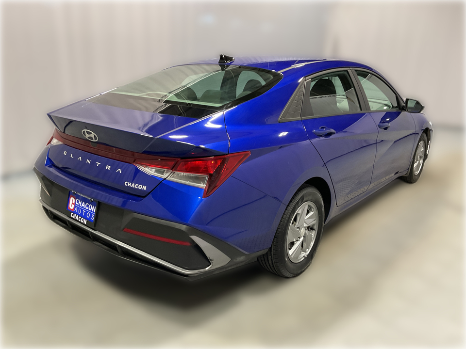 2024 Hyundai Elantra SE