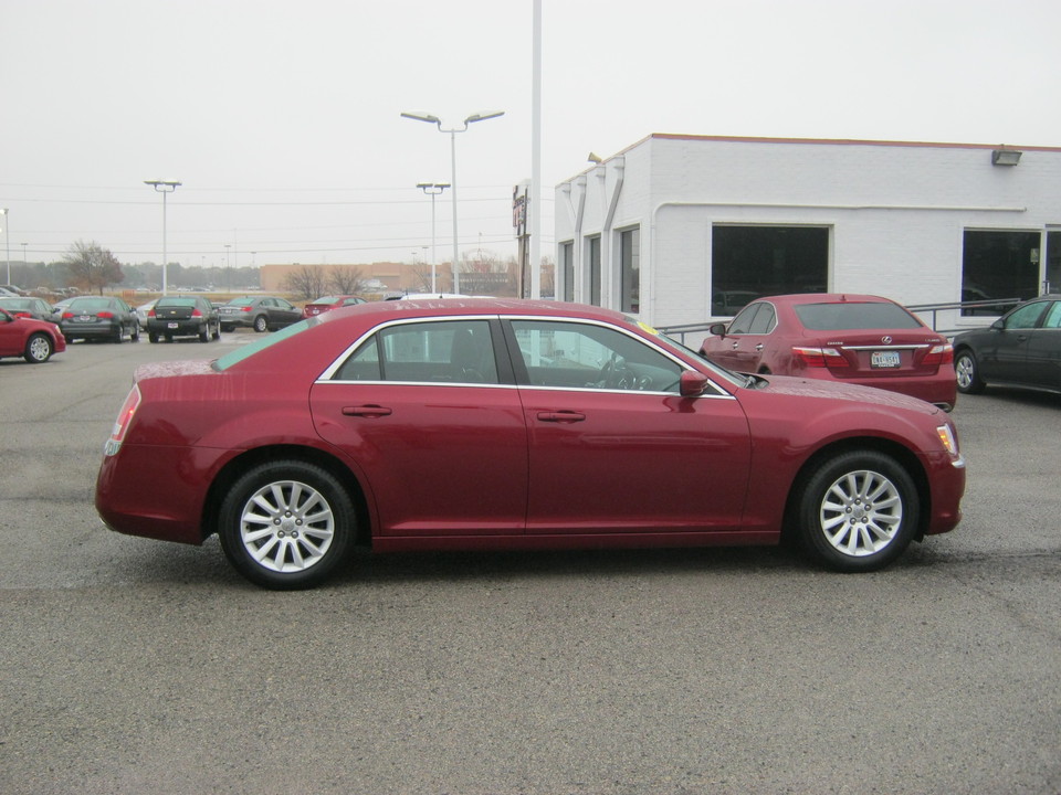 2013 Chrysler 300 RWD