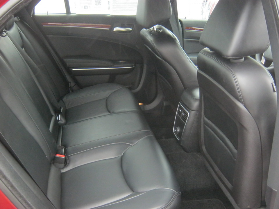 2013 Chrysler 300 RWD