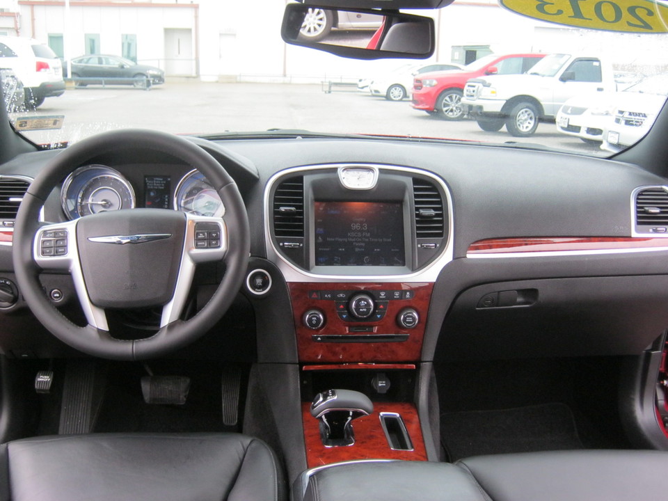 2013 Chrysler 300 RWD