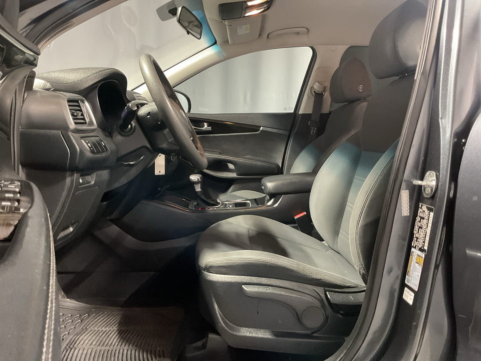 2020 Kia Sorento S V6