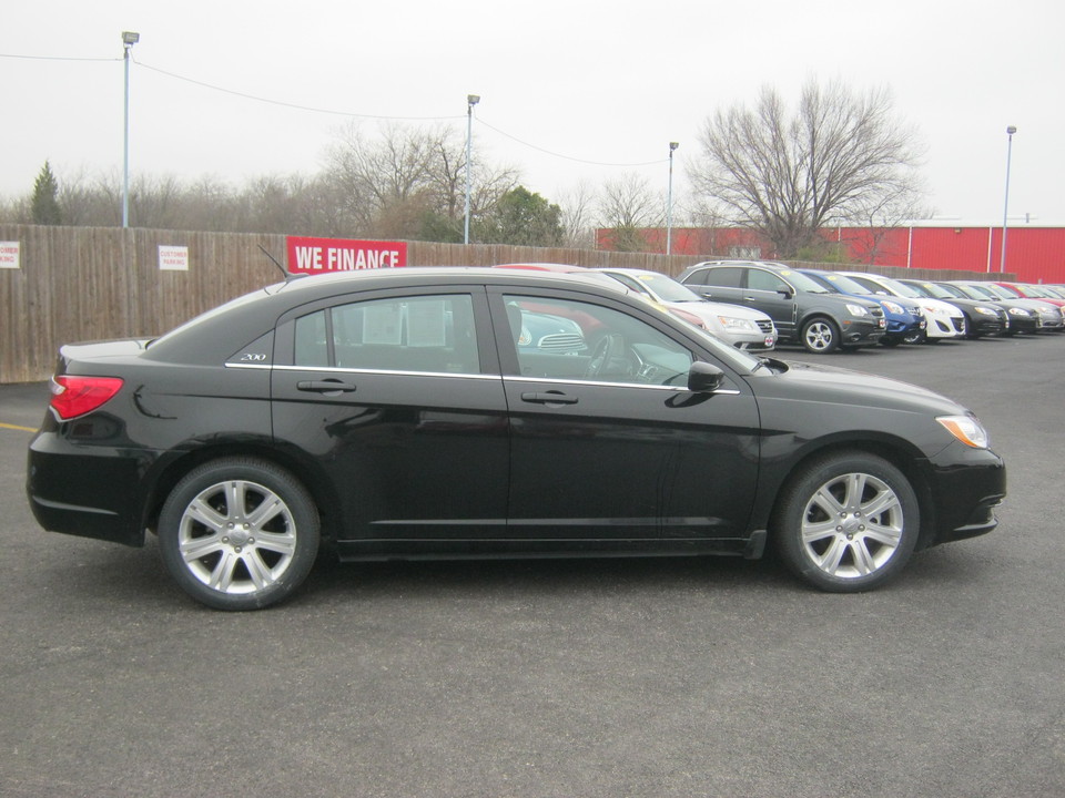 2013 Chrysler 200 LX