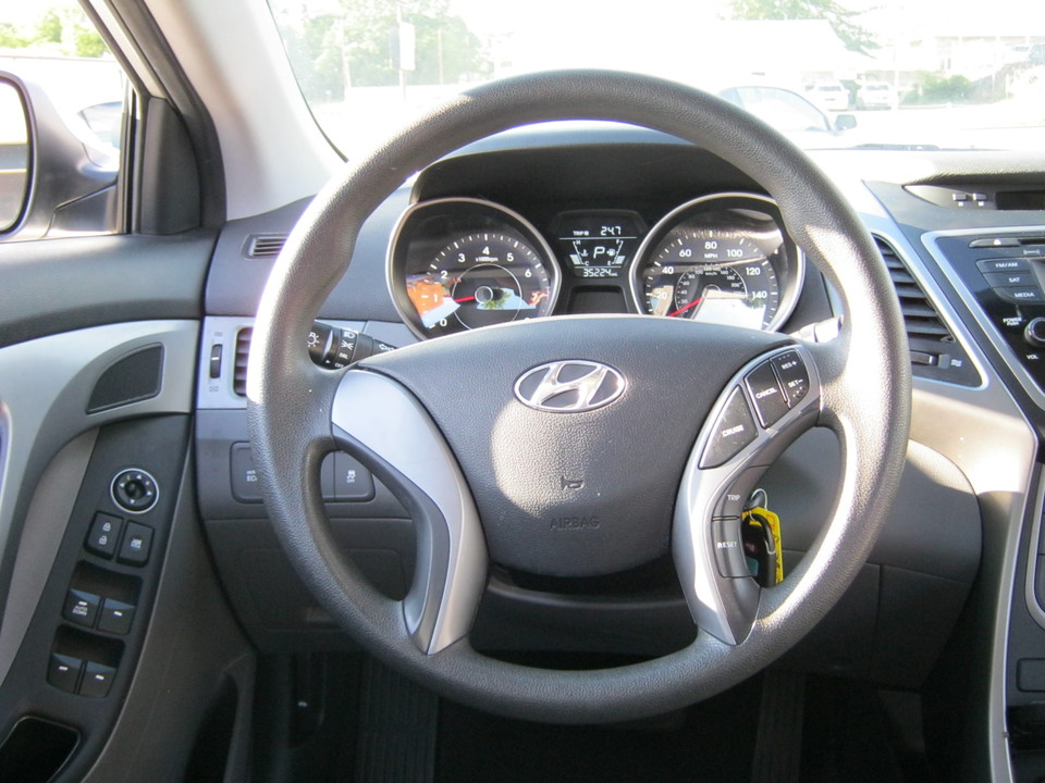 2016 Hyundai Elantra SE 6AT