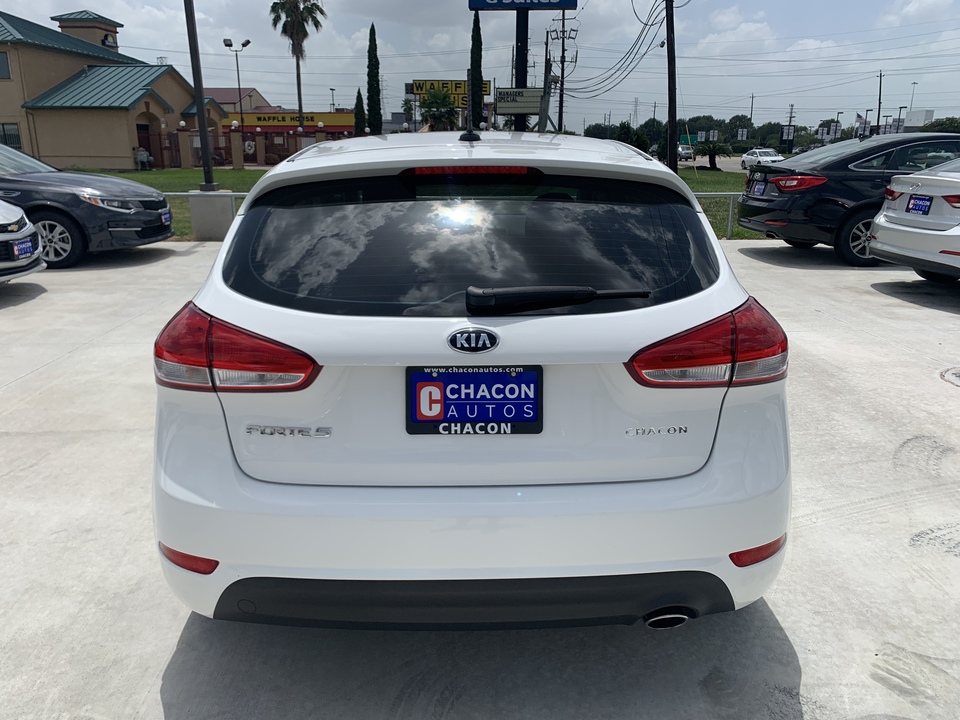 2017 Kia Forte 5-Door LX