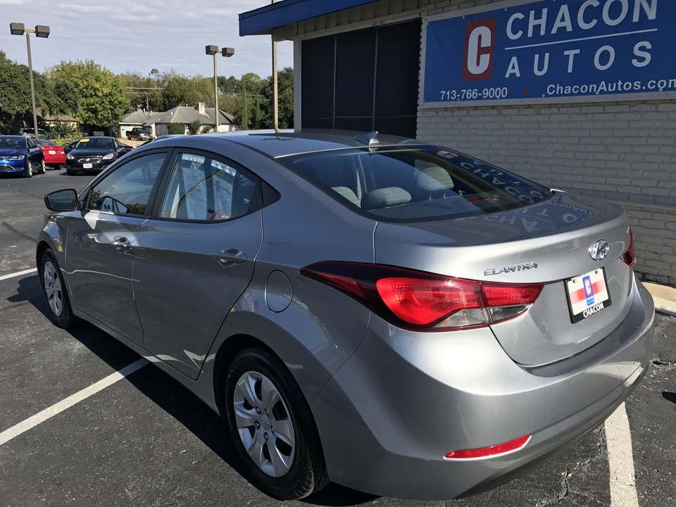 2016 Hyundai Elantra SE 6AT