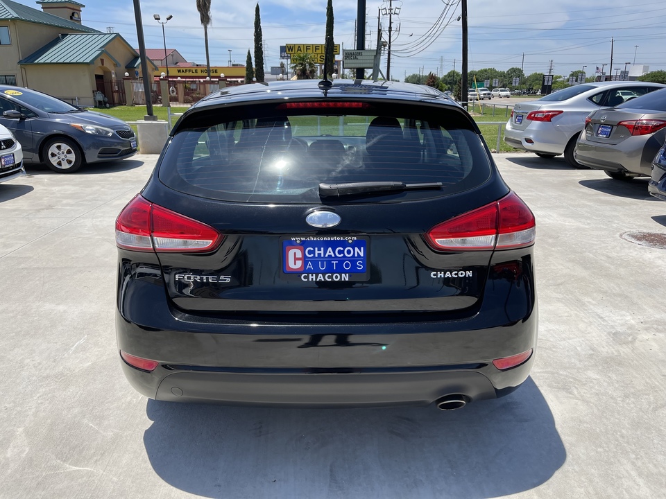 2017 Kia Forte 5-Door LX