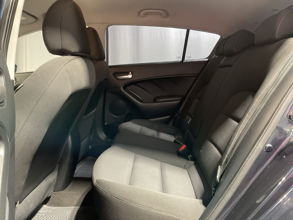 2017 Kia Forte 5-Door LX