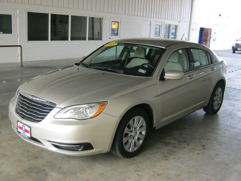 2013 Chrysler 200 LX