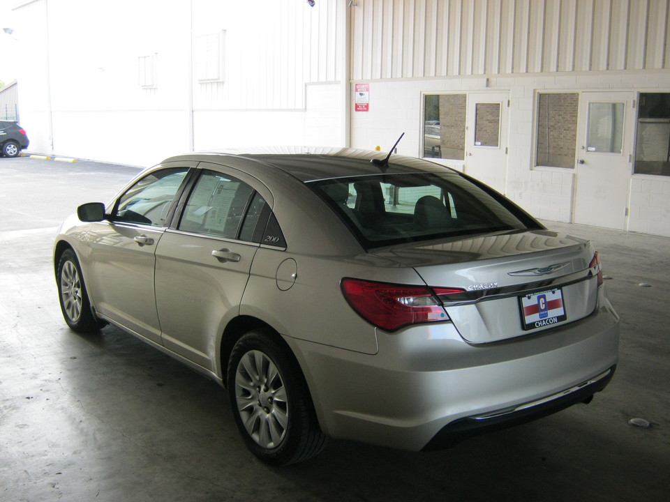 2013 Chrysler 200 LX