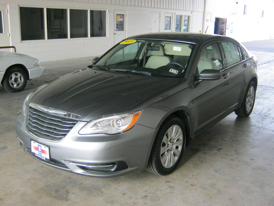 2013 Chrysler 200 LX