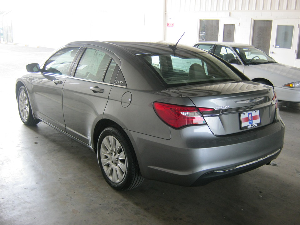 2013 Chrysler 200 LX