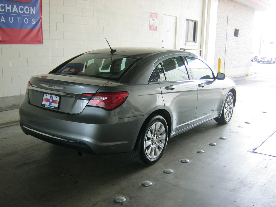 2013 Chrysler 200 LX