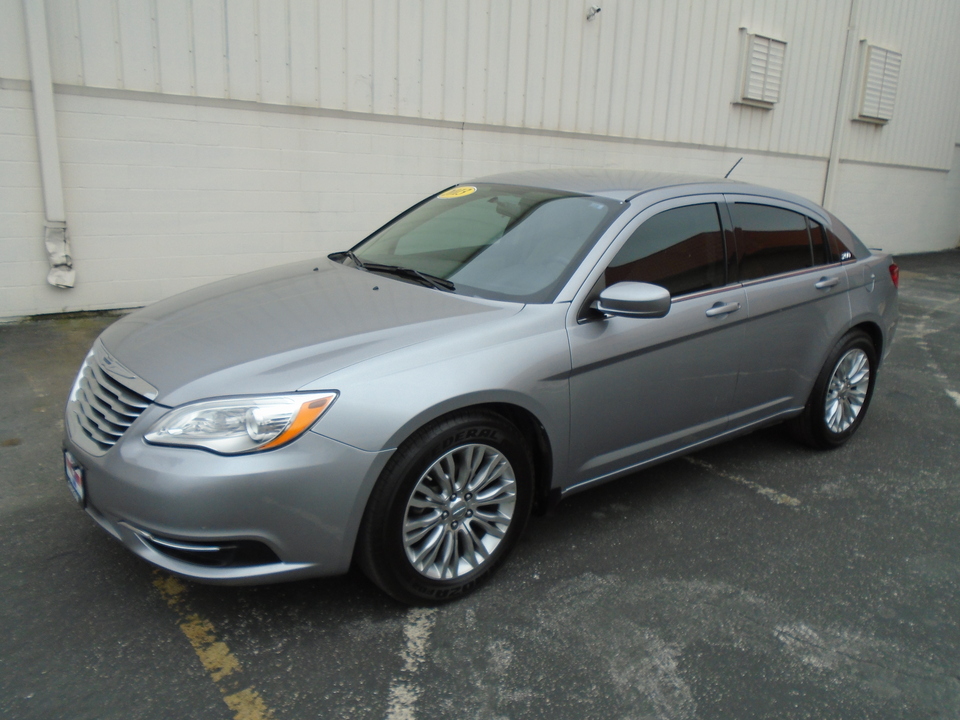 2013 Chrysler 200 LX