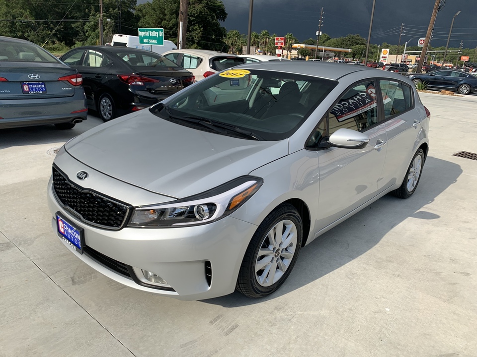 2017 Kia Forte 5-Door LX