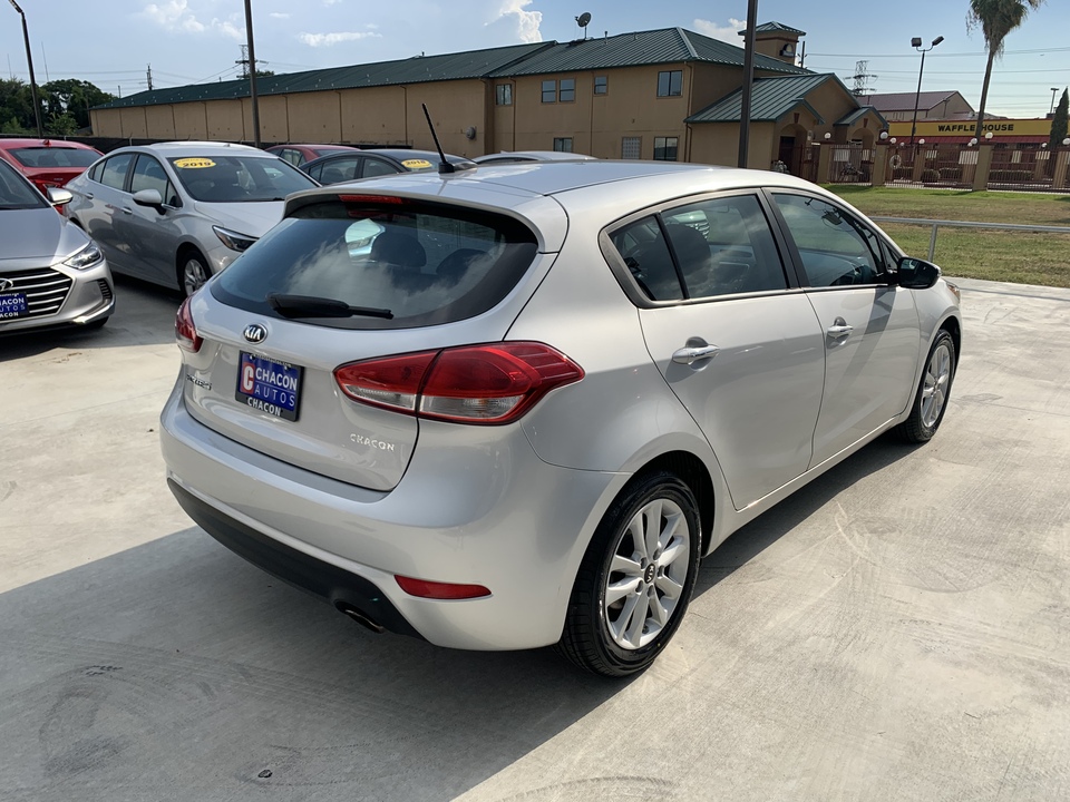 2017 Kia Forte 5-Door LX