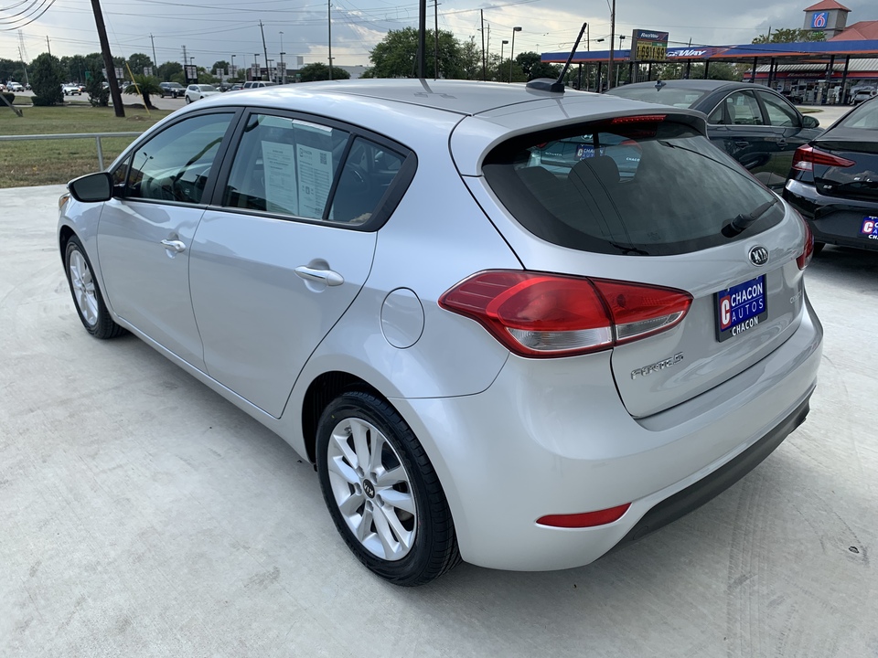 2017 Kia Forte 5-Door LX