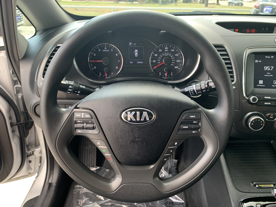 2017 Kia Forte 5-Door LX