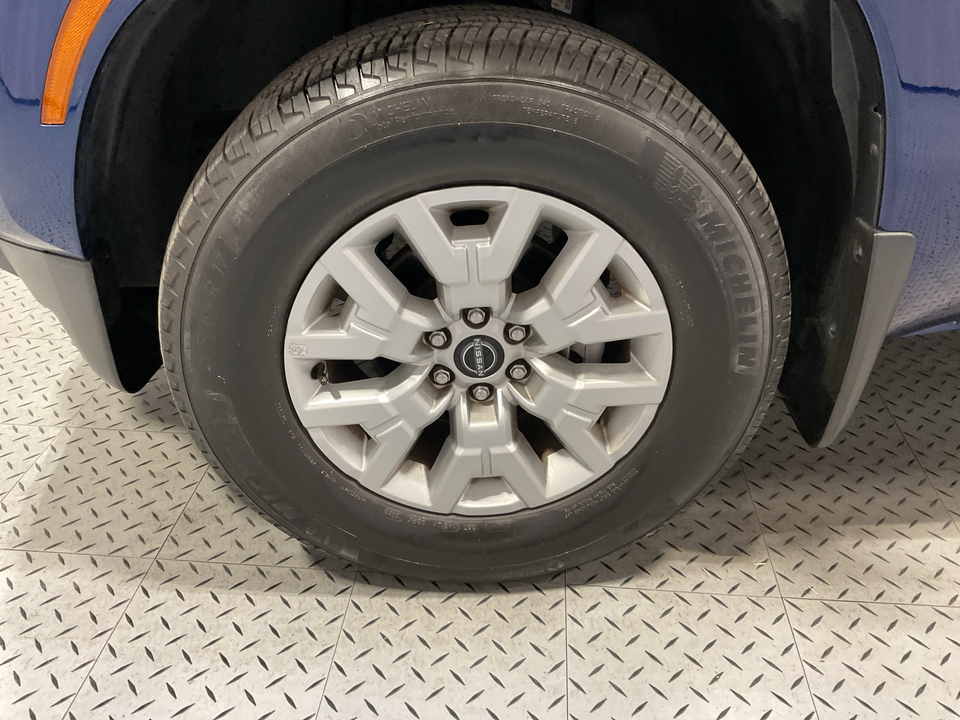 2022 Nissan Frontier SV Crew Cab 2WD