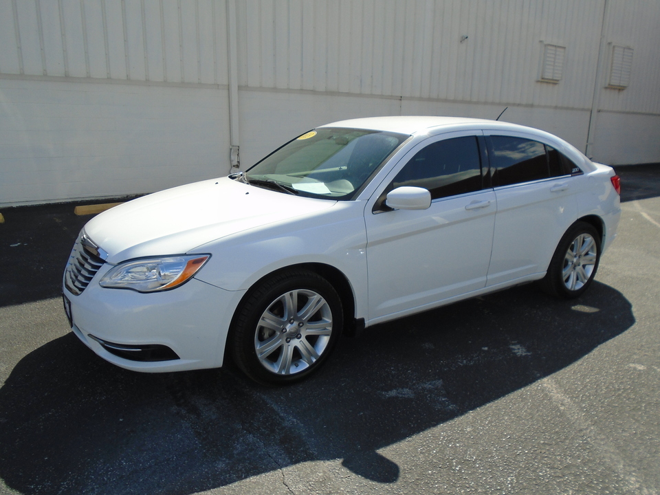 2013 Chrysler 200 Touring