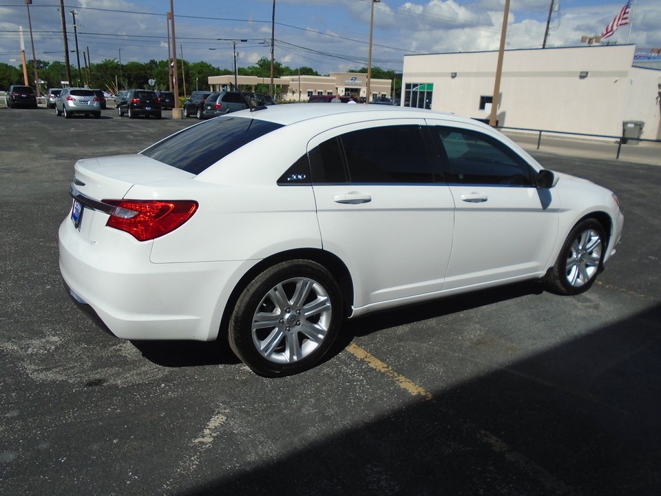 2013 Chrysler 200 Touring