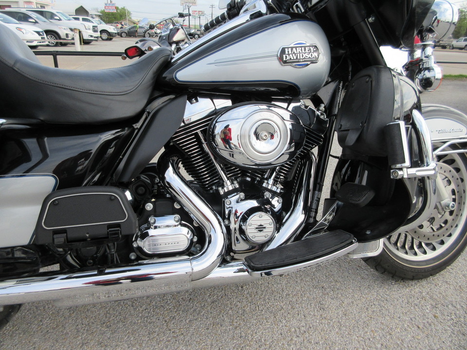 2013 Harley-Davidson FLHTCU -