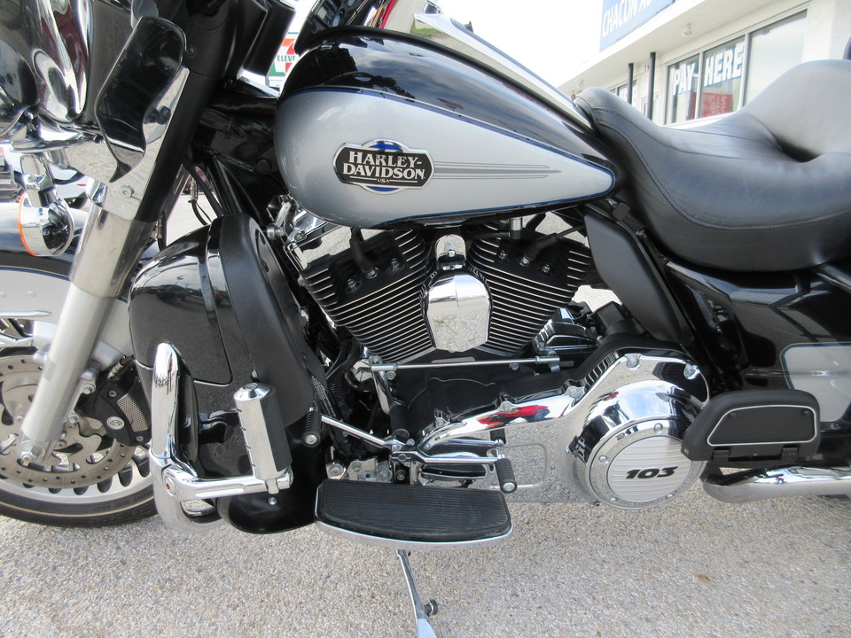 2013 Harley-Davidson FLHTCU -