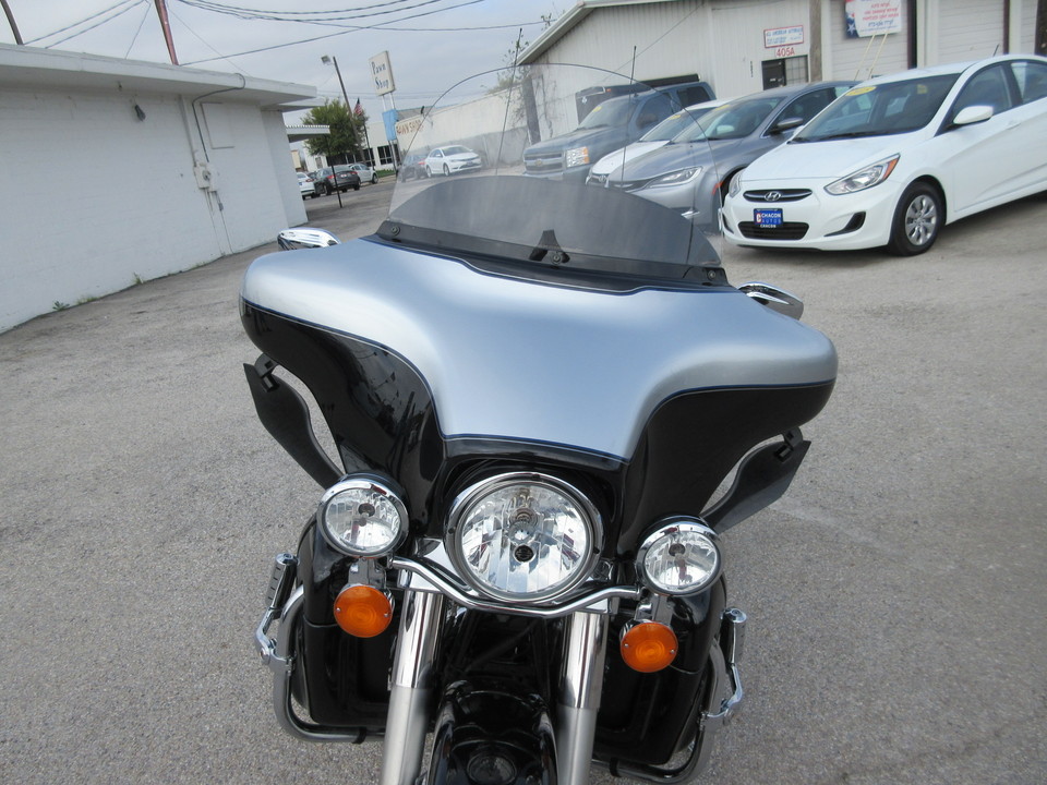 2013 Harley-Davidson FLHTCU -