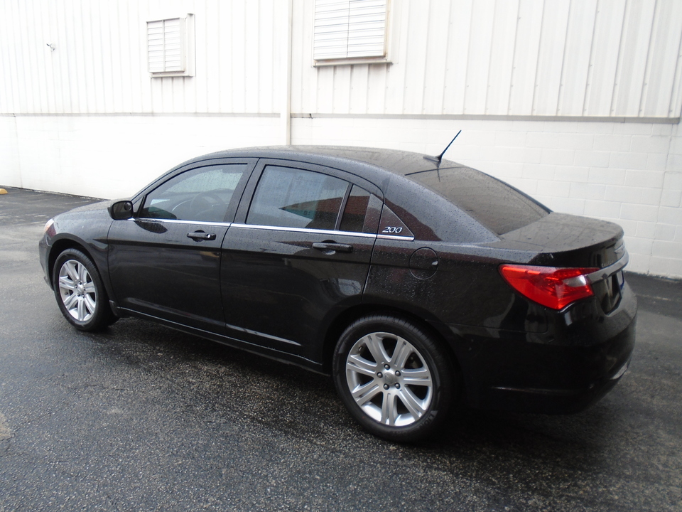 2013 Chrysler 200 LX