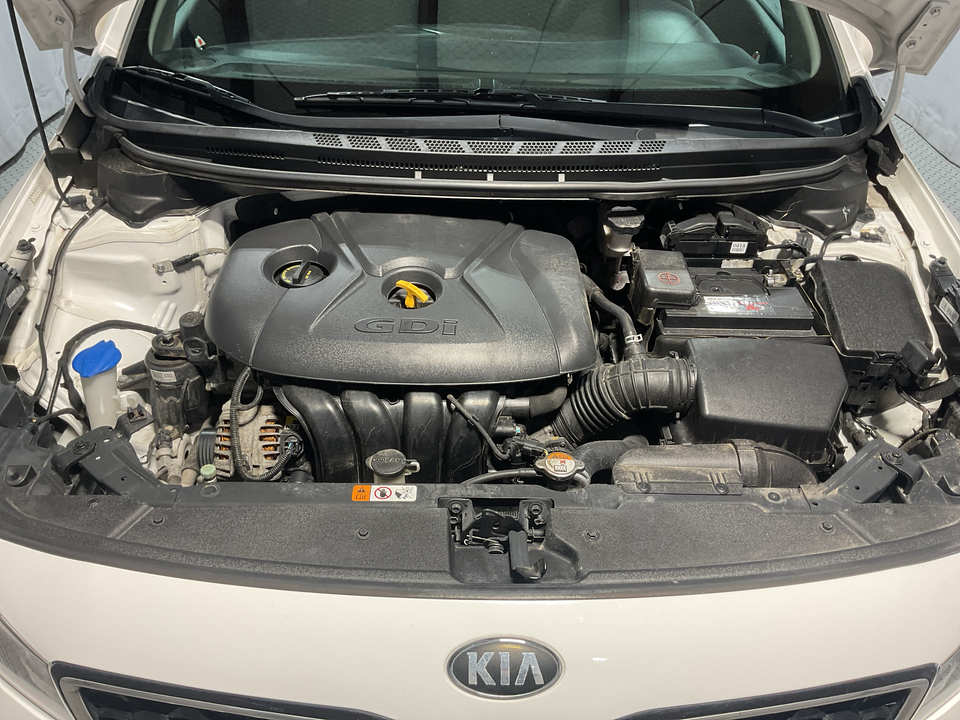 2017 Kia Forte 5-Door LX