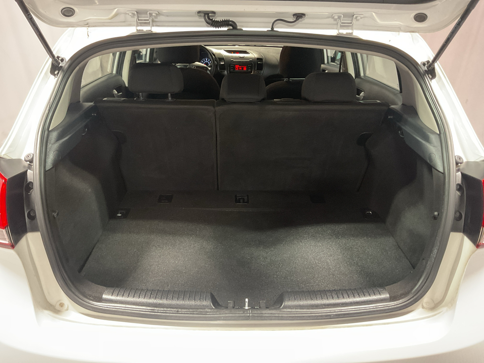 2017 Kia Forte 5-Door LX