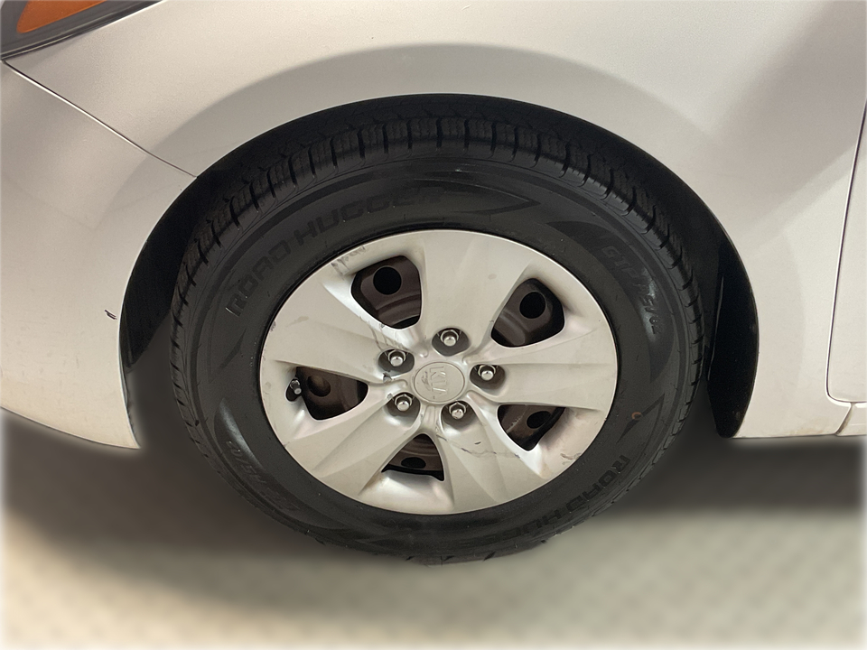 2017 Kia Forte 5-Door LX