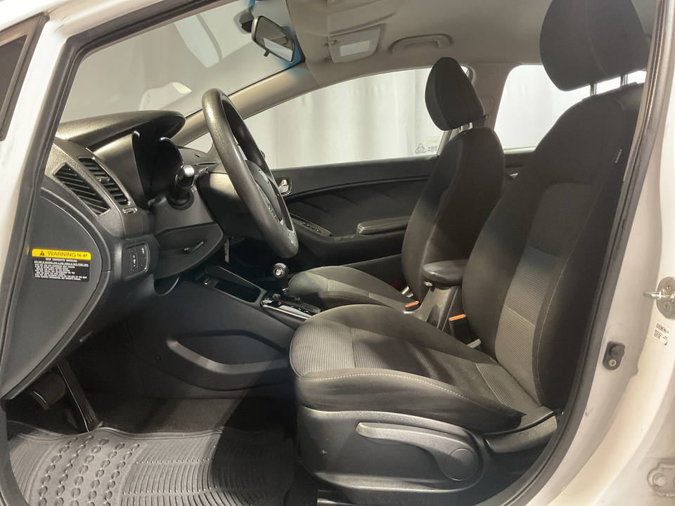 2017 Kia Forte 5-Door LX